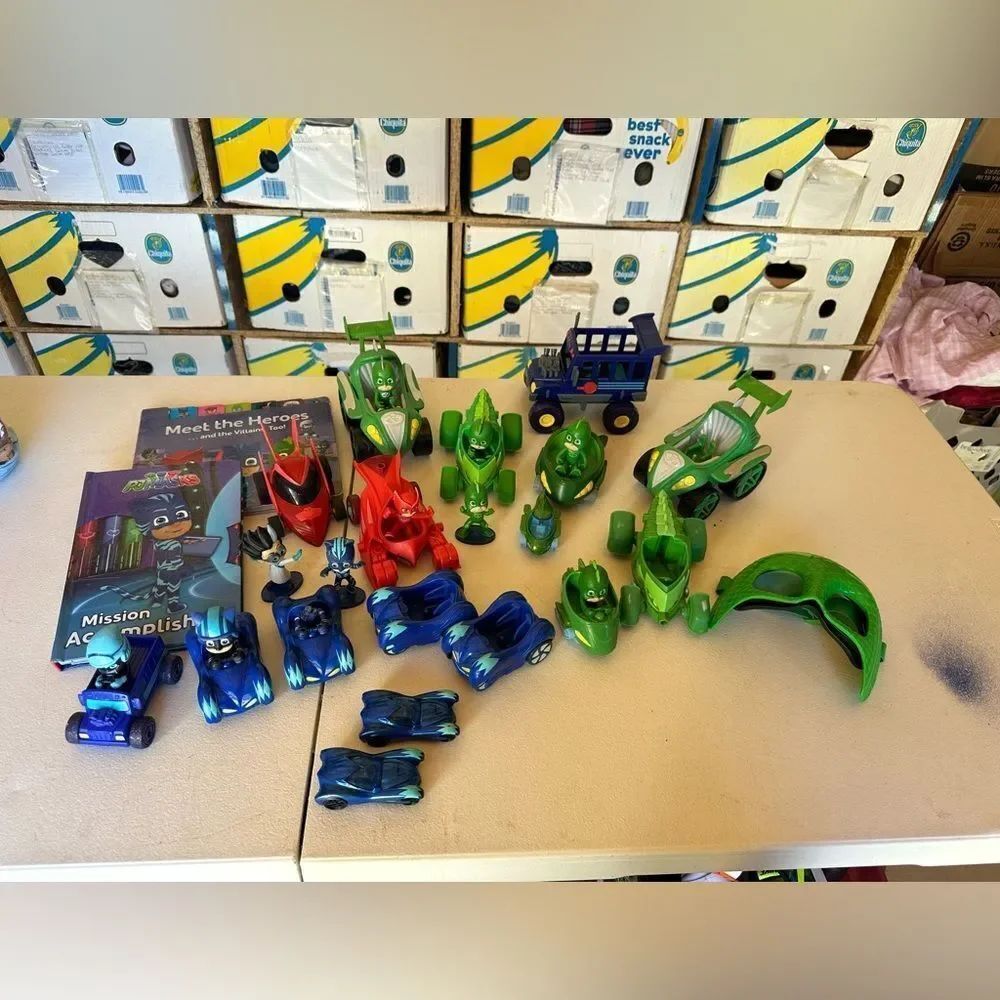 Pj Masks Vehicle and Figure Set - Red, Blue, Green